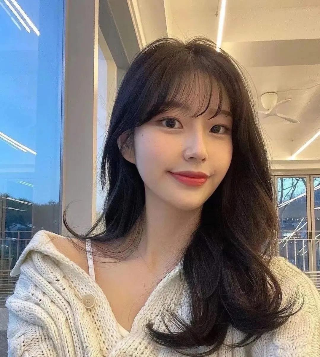 女生中长韩式浪漫气垫烫