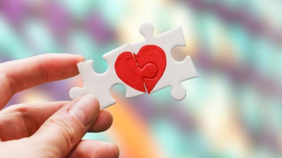 中年人喜欢却克制的表现,成年人的喜欢是克制和隐忍