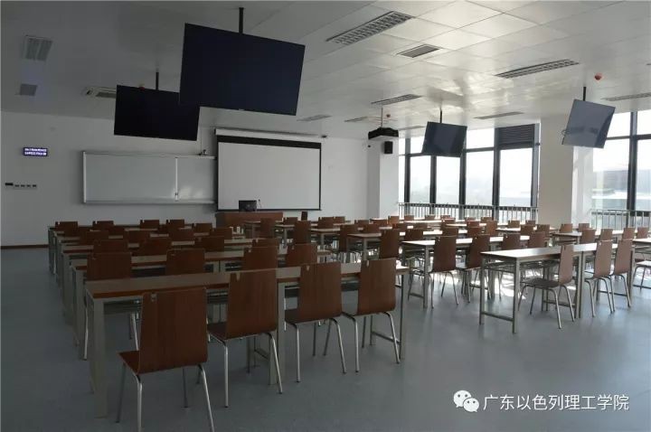 又是“别人家的大学”!“两房一厅”宿舍,“花园楼阁”餐厅!