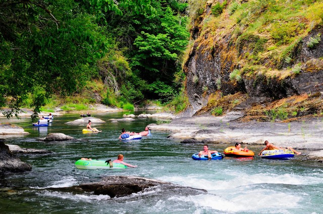 阳朔漂流龙颈河学生票,阳朔遇龙河漂流在哪儿买票