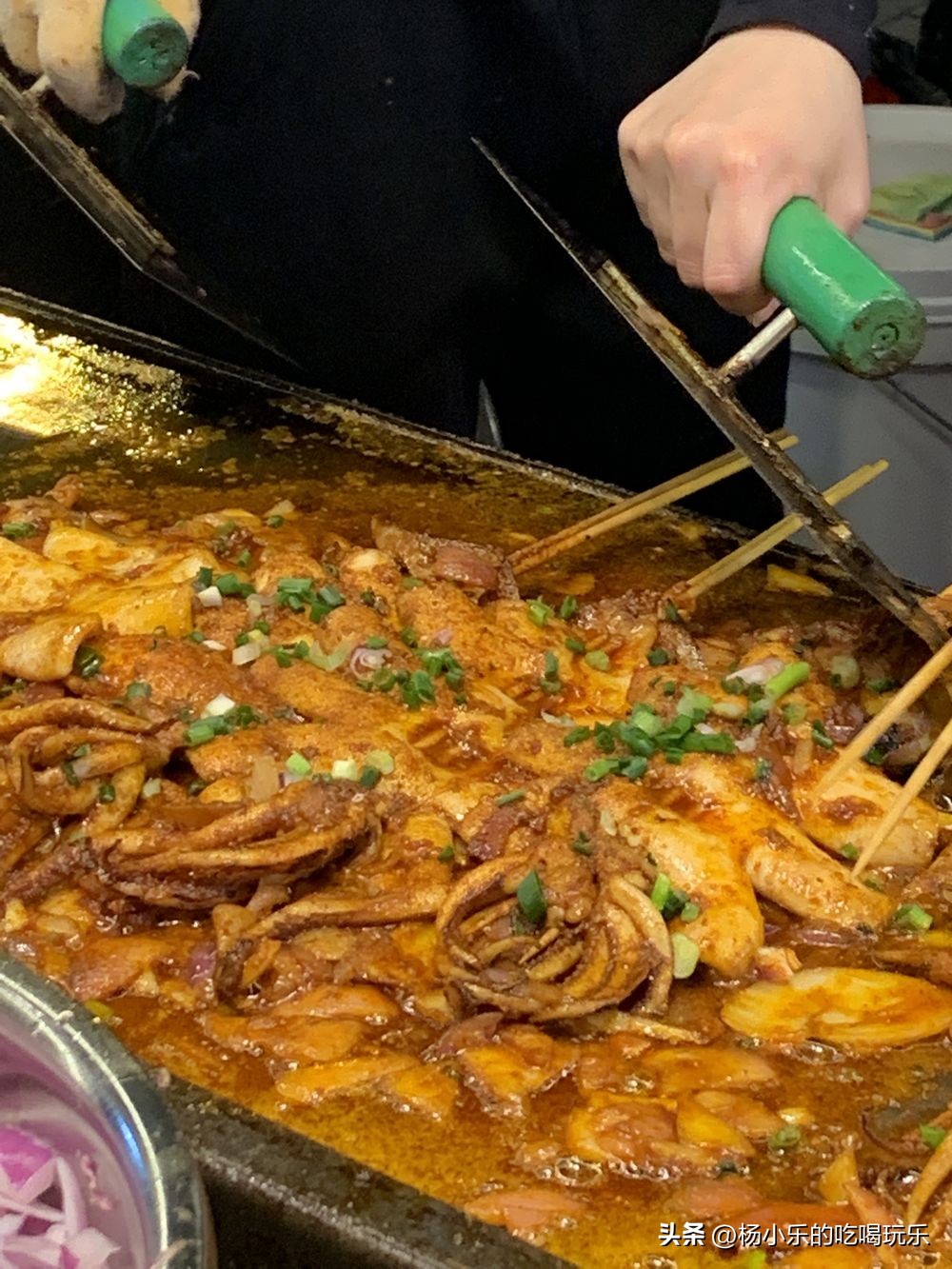 重庆民心佳园人山人海,重庆民心佳园夜市回归“顶流”