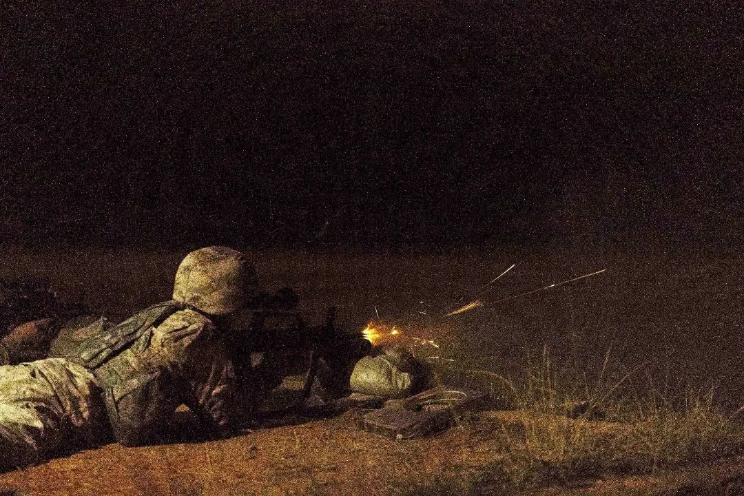 向日夜坚守边关的人民子弟兵致敬,春节向坚守岗位的人民子弟兵致敬