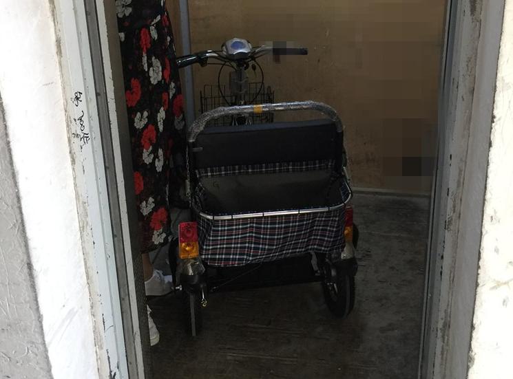 雅利奇老人代步电动三轮车,小型多功能升降折叠电动三轮车