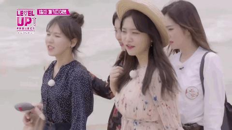 泰国泰娱走红毯很疯吗,泰国曼谷韩流演唱会