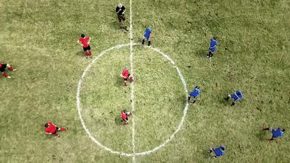 梅西足球比赛中最尴尬的场面,梅西来了都甘拜下风