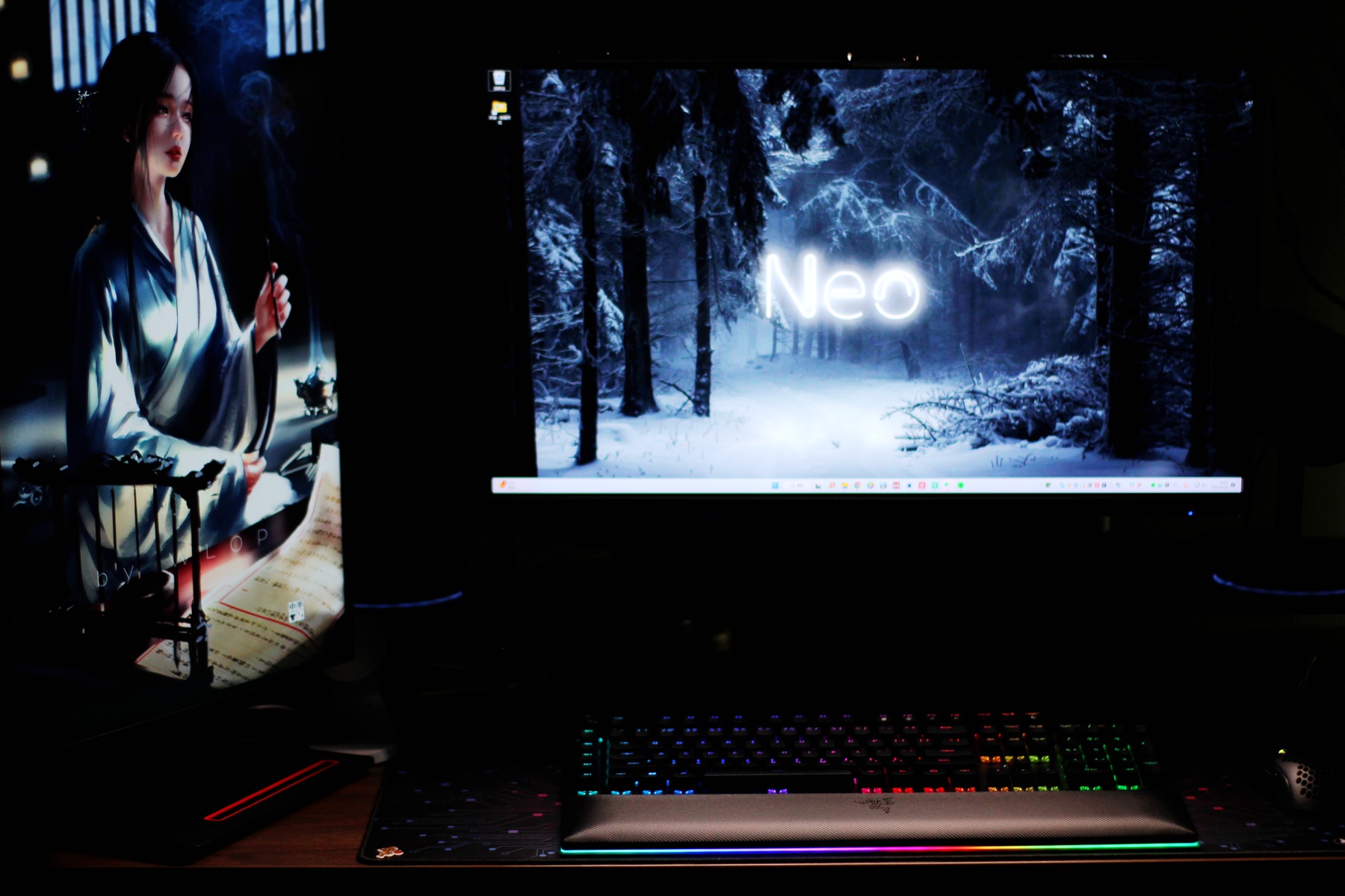 雷蛇黑寡妇蜘蛛幻彩版键盘测评,雷蛇键盘黑寡妇v4专业版测评