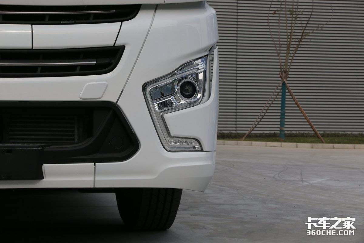 新款德龙x6000单驱,德龙x6000与汕德卡对比