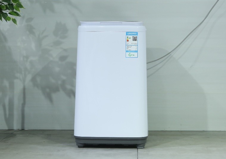 幸福生活中的小欢洗，伊莱克斯EWT3011WW迷你洗衣机评测