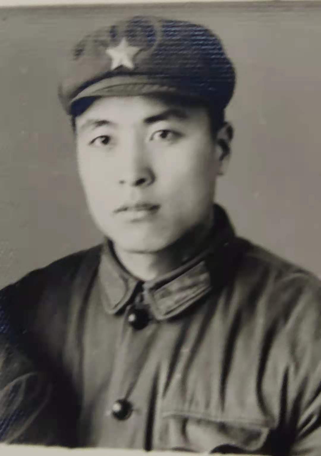 时隔48年大连战友终找到！75岁老兵：疫情快过去，战友好好聚聚