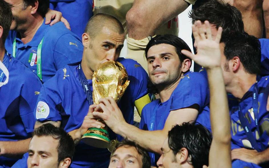 历经最黑暗的世界杯之后,他率领全队赢得下届冠军