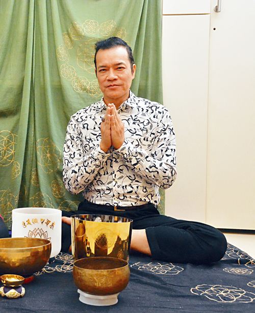 分手向前任讨要*裤内**,60岁公然出柜,“癫王”洪朝丰到底经历了啥