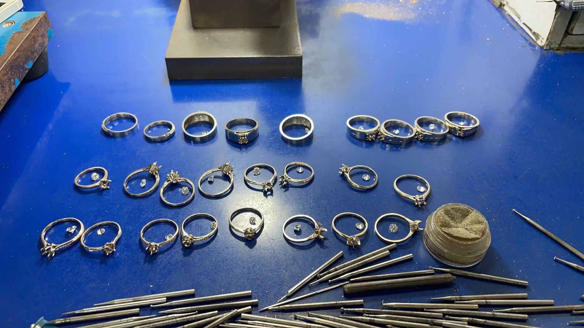 钻戒30分40分50分和一克拉,钻戒怎么选30分的钻戒大概多少钱