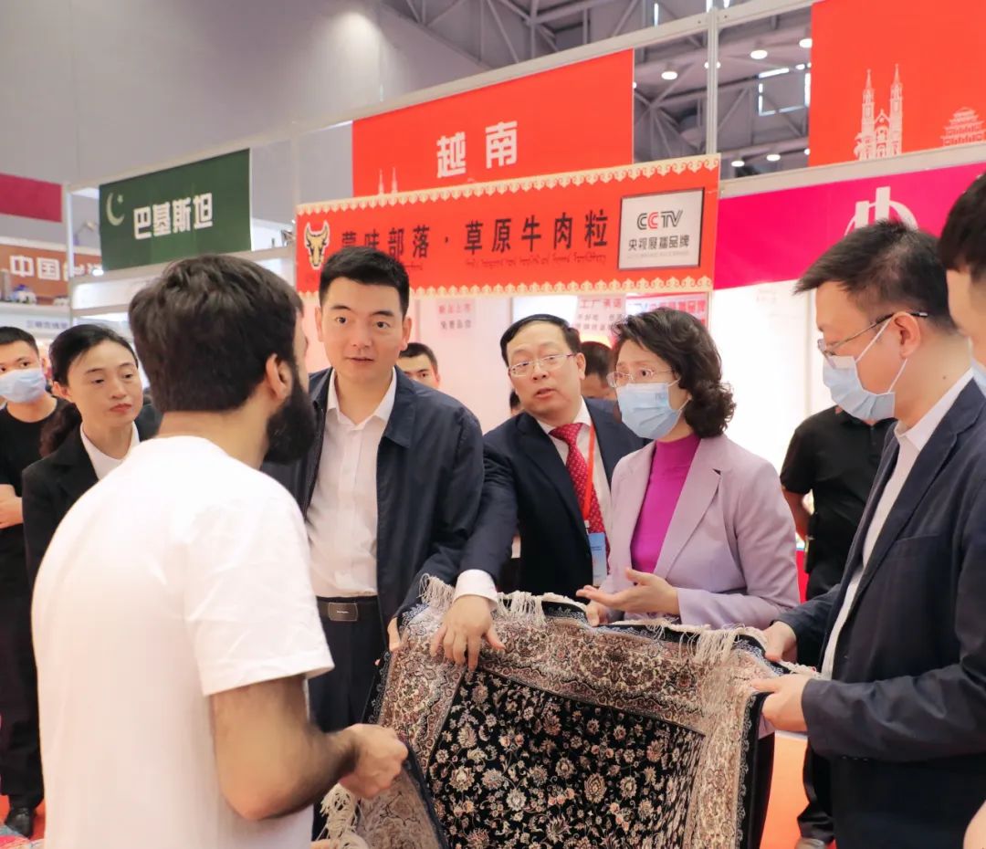 吴晓晖调研首届RCEP（中国·江门）国际商品博览会暨第十二届珠中江进出口商品展销会