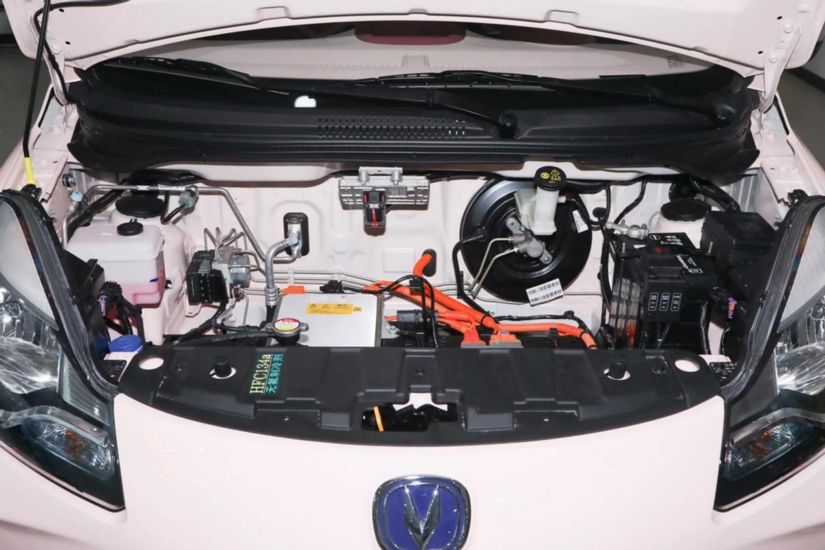 奔奔ev对比宏光miniev,开着五菱宏光miniev去旅行