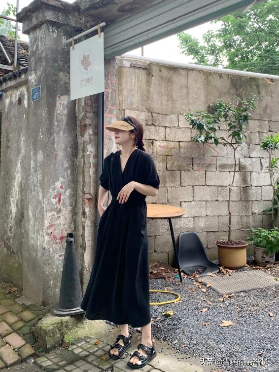 女人不管差不差钱，尽量少穿这3双“邋遢鞋”，看着廉价掉档次