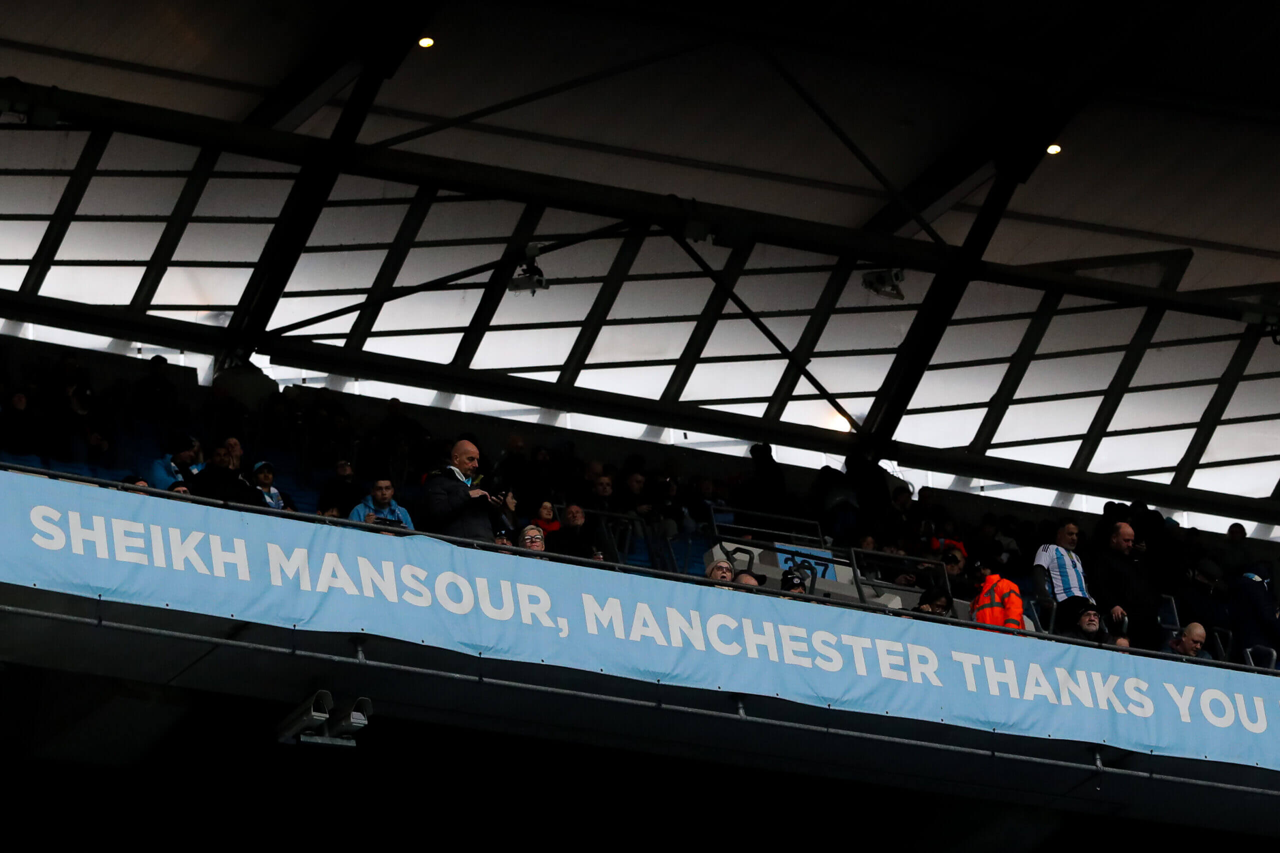 三冠王曼城，有个不来现场看球的老板，或许这才是真正的专业？