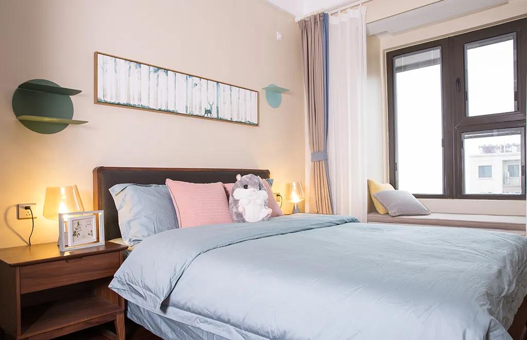 居家宜实木家具,现代简约风搭配实木家具效果图