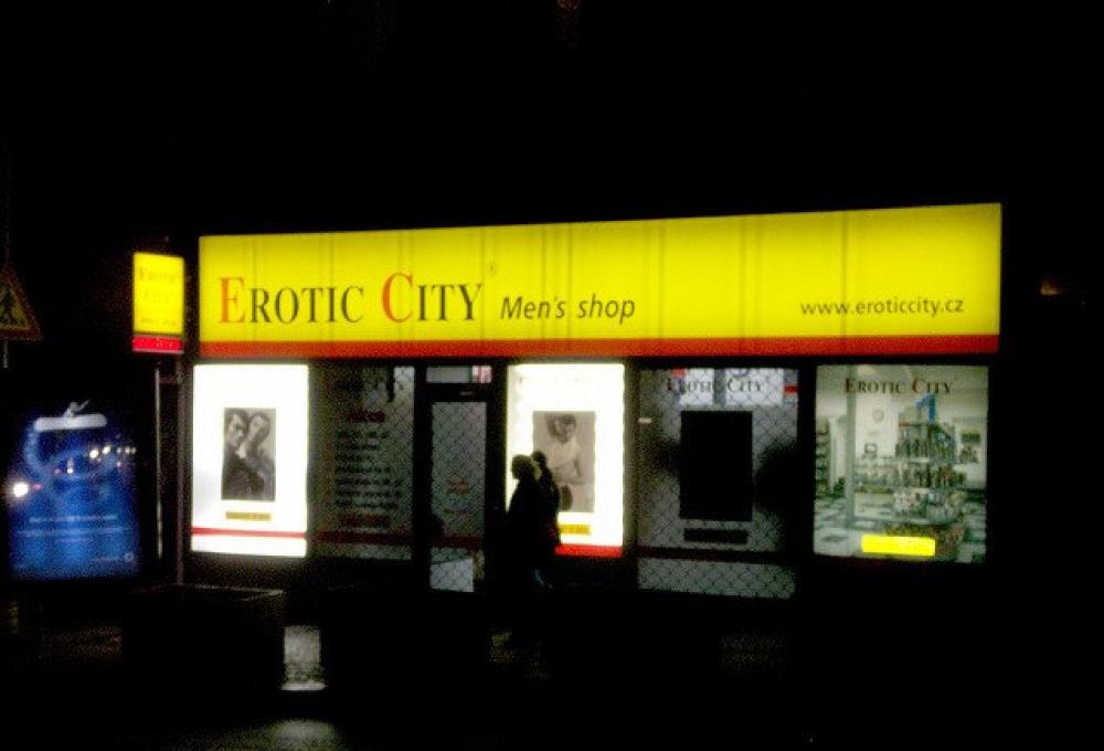 “性”是生活，也是工作：捷克为什么成了色情大国？