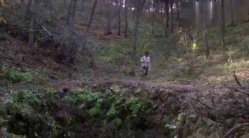 湖南嗜血野人：7岁掉入天坑，生吃蛇鼠存活8年，结局让人哭笑不得