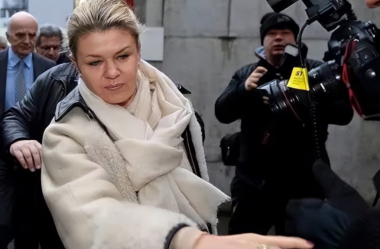 车王舒马赫昏迷10年“苏醒”,昏迷6年的车王舒马赫终于苏醒