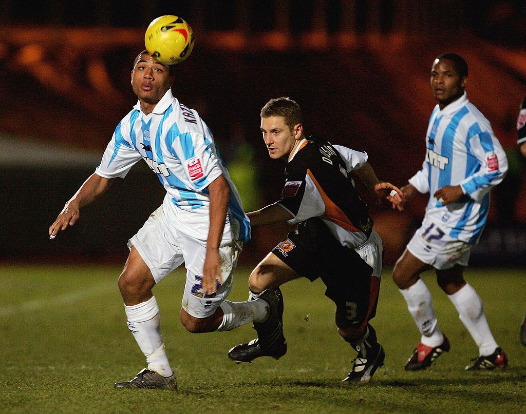 英格兰土生土长的土耳其黑人国脚，曾在8个国家的18家俱乐部效力