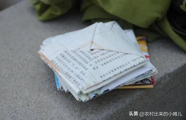用元宝能叠成什么,元宝用两张纸叠好还是一张纸叠好
