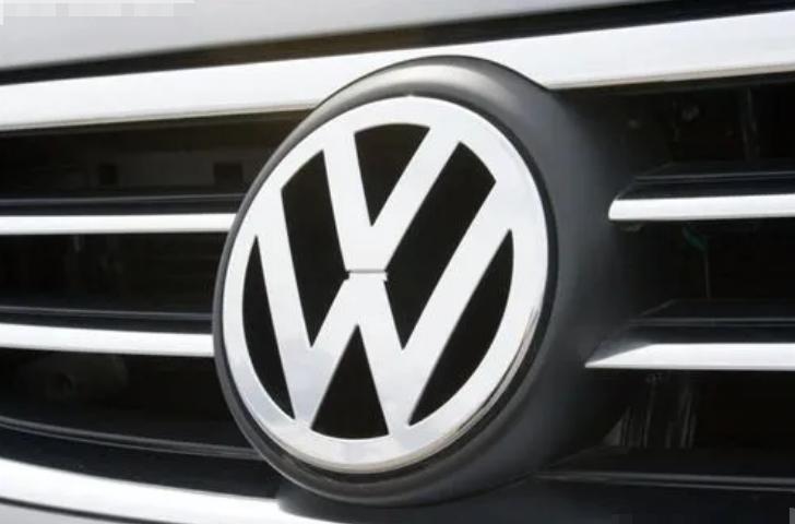 一辆大奔值多少钱,大奔车头上的标志多少钱