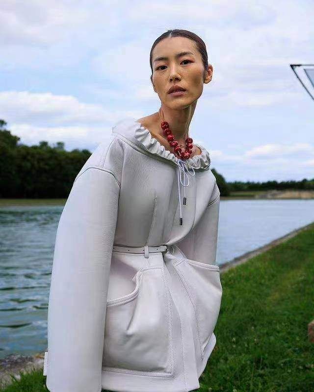 肯豆刘雯gigivogue七人合照高清,刘雯在巴黎时装周