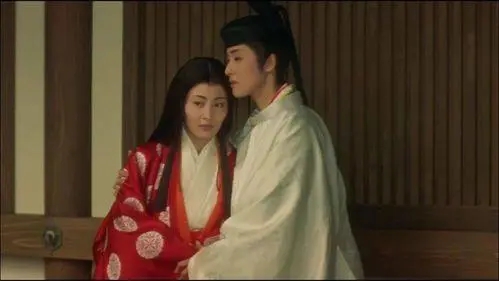 日本源氏物语书籍,关于源氏物语感人的故事简短