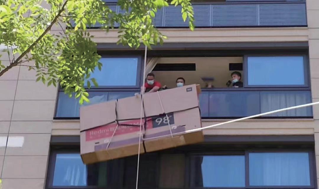 打造一个专门看球的地方,客厅怎么选电视机