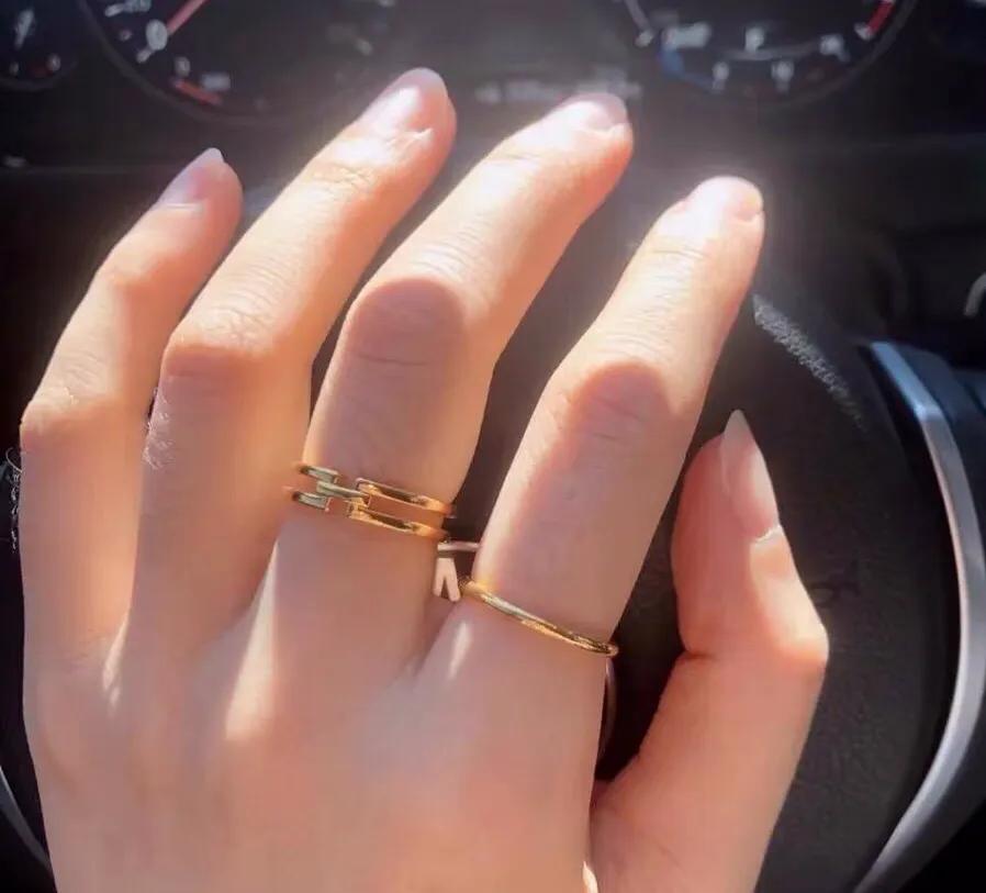 黄金女戒款式推荐,适合年轻人的黄金对戒品牌