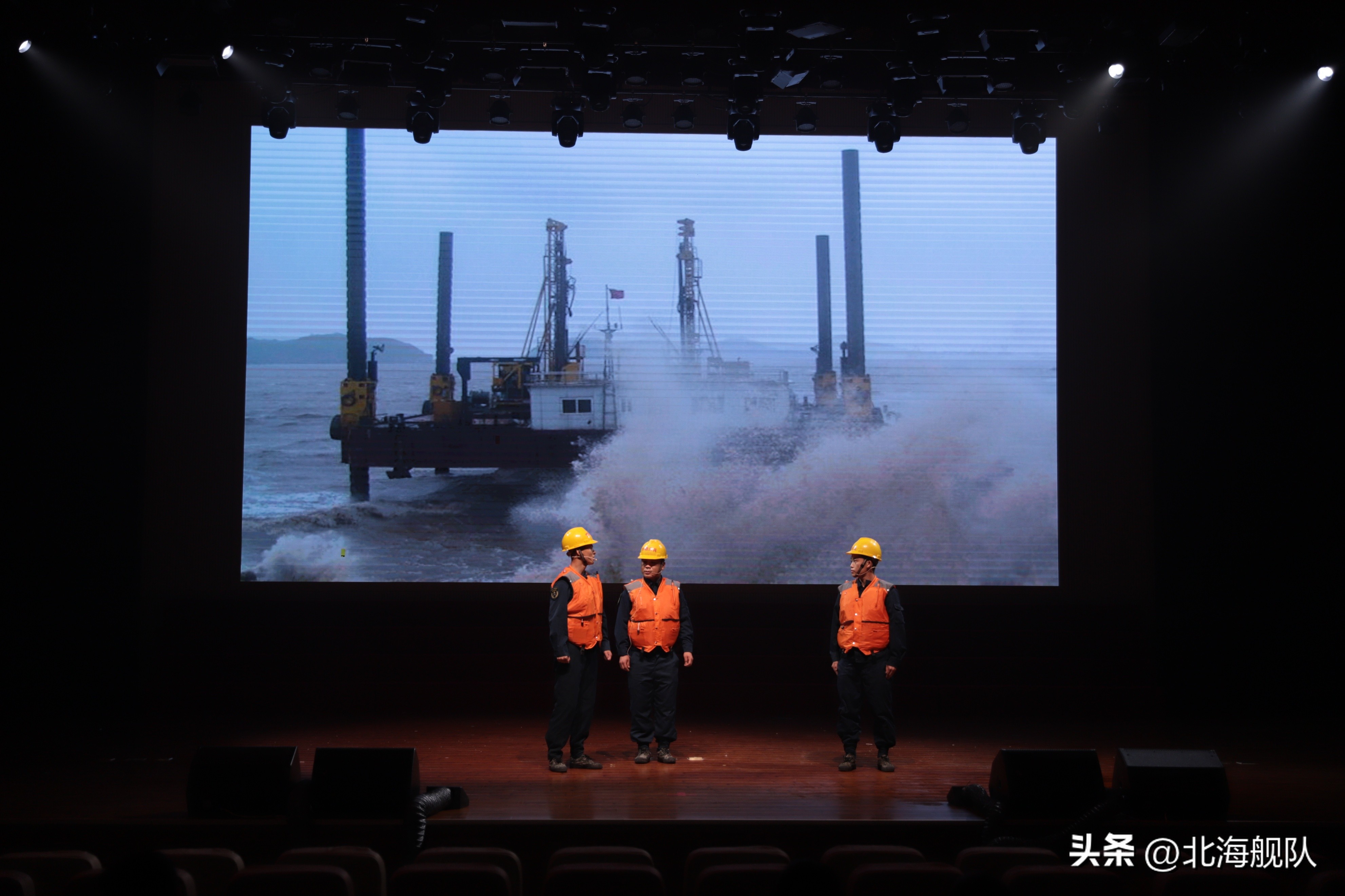 沉浸式舞台演出精彩上演,这场表演确实很震撼