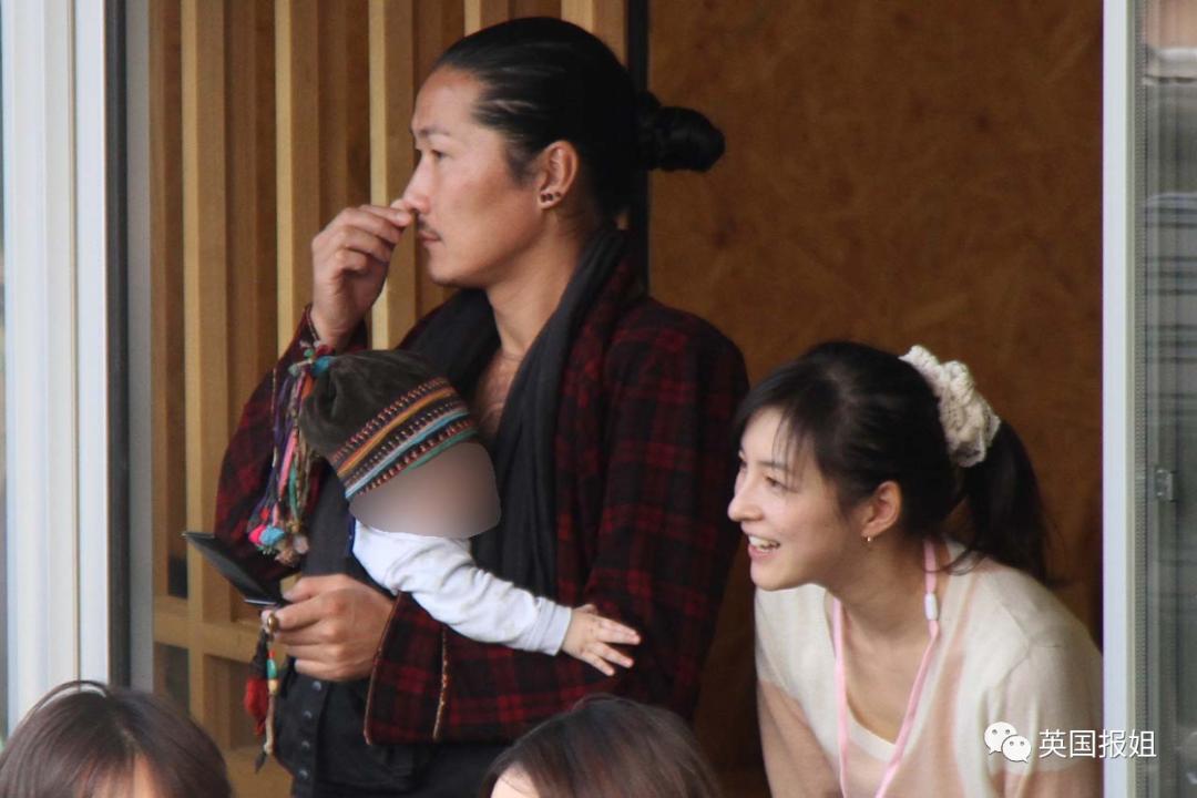 日顶级女星给*夫情**写肉麻情书被曝！丈夫开记者会卖惨，却被指出轨