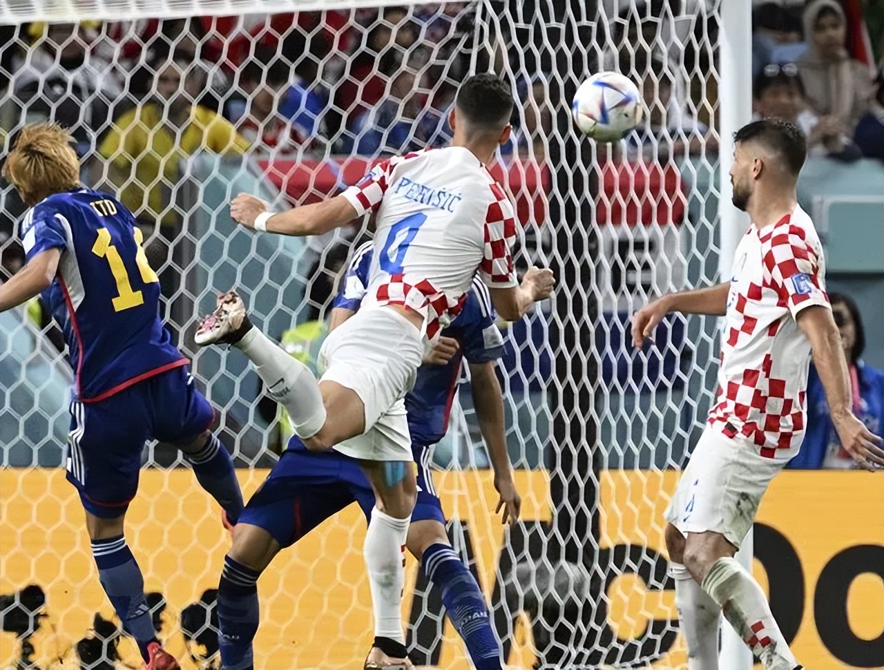 韩国vs日本之后亚洲足球最新排名,日本队与韩国队能出线吗