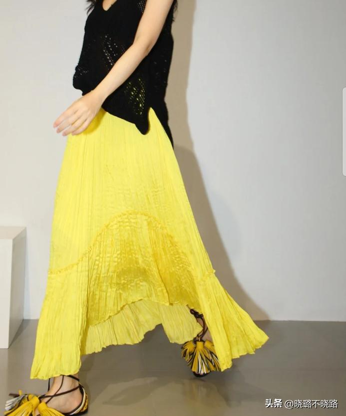 适合矮个子穿的裙子显白,五五分的小个子穿什么裙好看