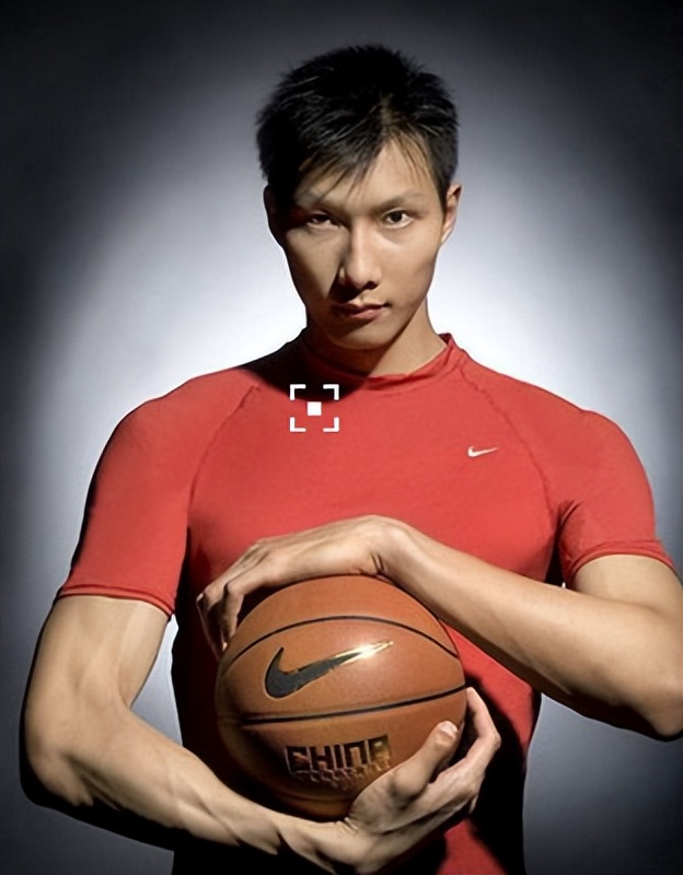 易建联结婚生子了吗,易建联娶老婆了吗