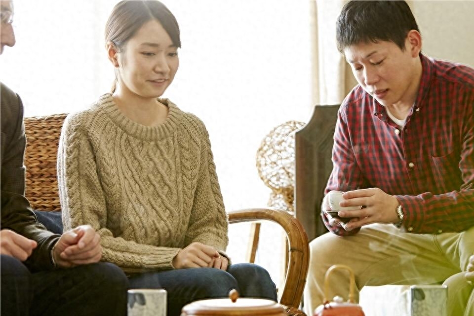 老公欠债30万我该不该跟他离婚,离婚3年了前夫欠债