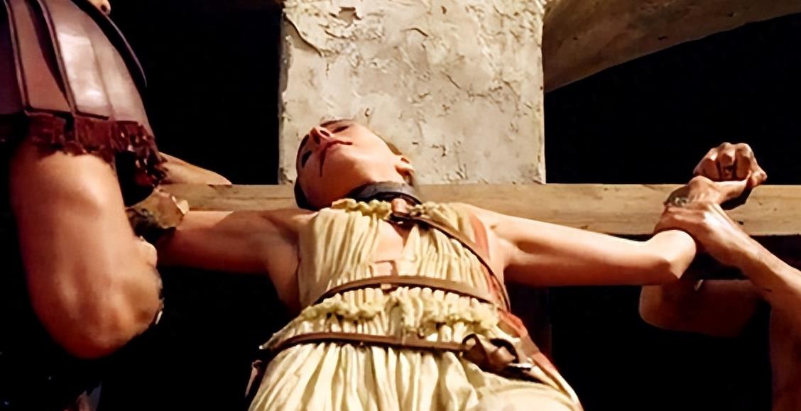 关于古罗马人从战场上得到女俘并成为奴隶后通常会做什么