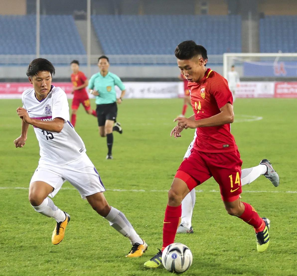 足球的穿越时光：古代足球的起源与现代的继承