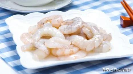 速冻大虾虾壳身上有白点怎么回事,大虾身上有个小机关轻轻一拉