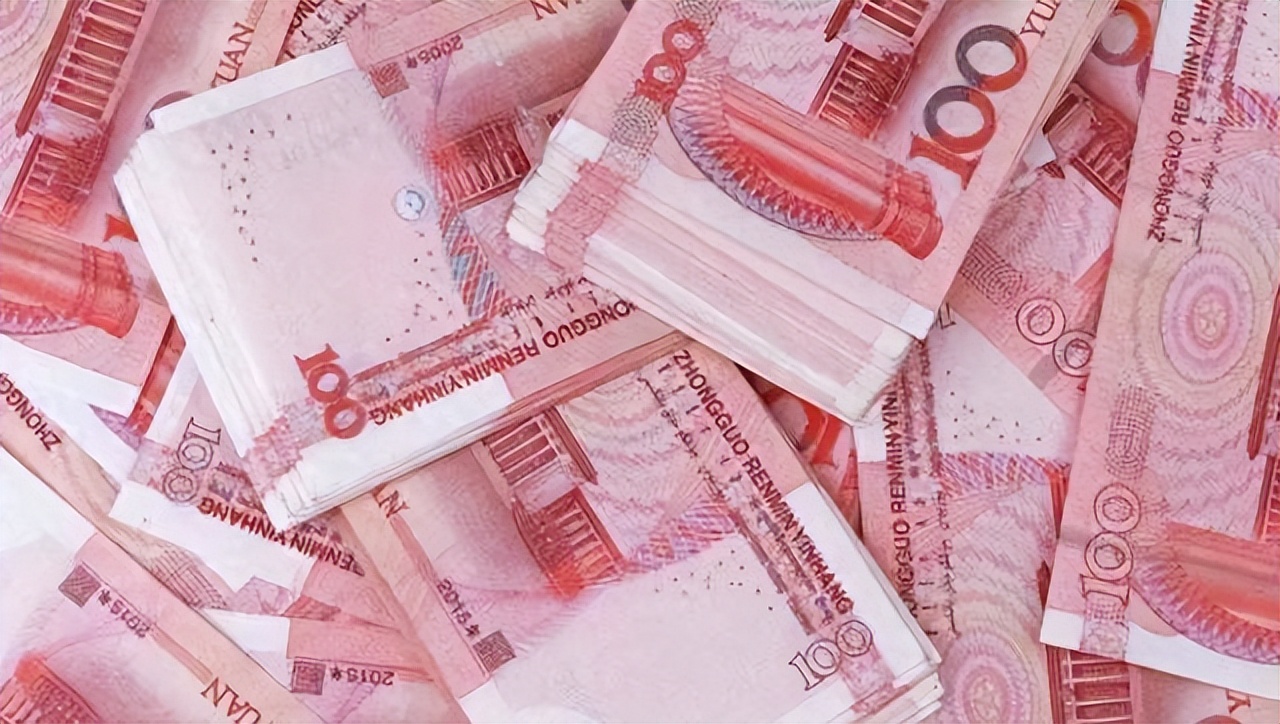 北京一女大学生，3个月疯狂敛金1000多万，背后原因令人深思