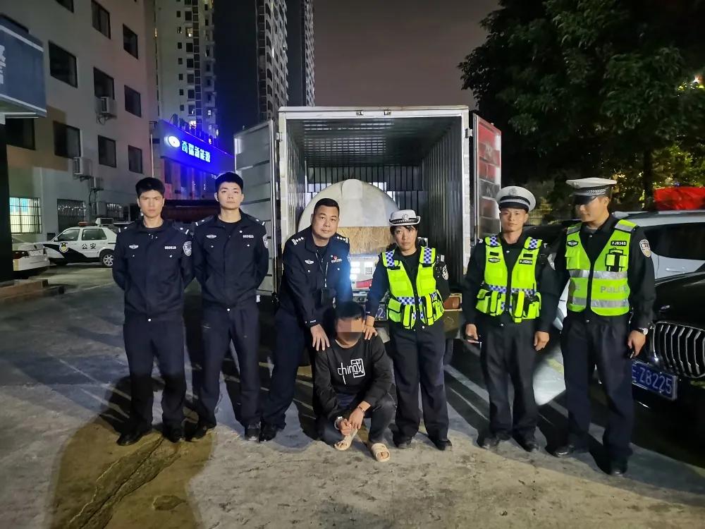 温溪打击非法加油车,查处黑加油车消除流动炸弹