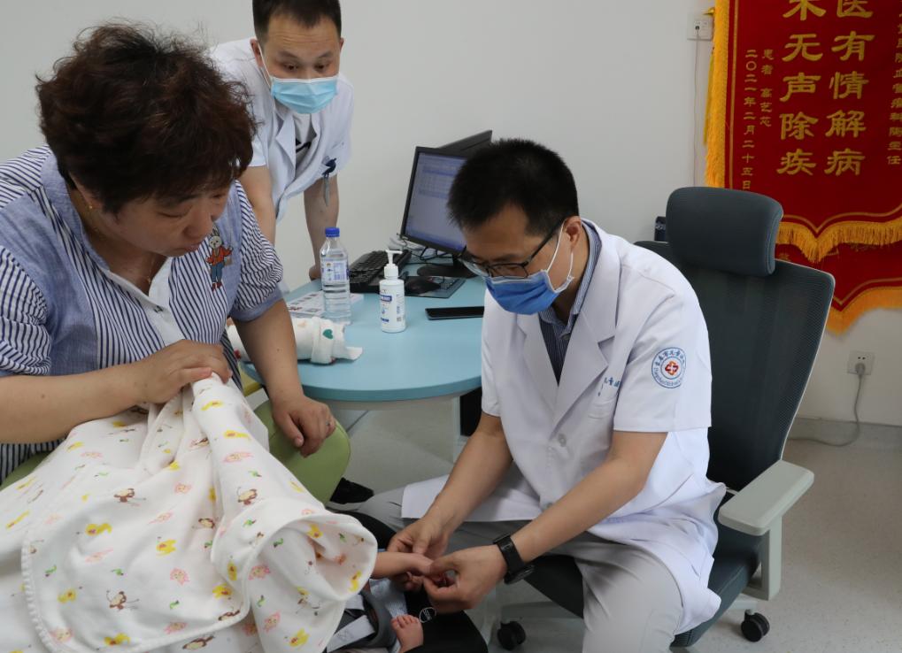 北京儿童医院足踝外科李浩医生,河南省儿童医院骨科李浩