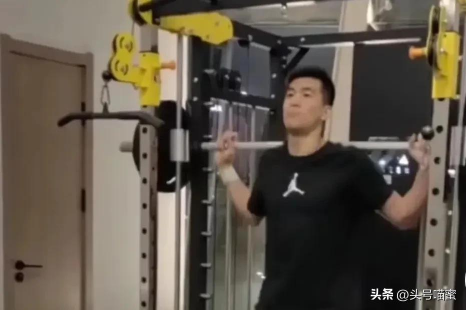 郭艾伦被选入cba25周年最佳阵,郭艾伦回归首训