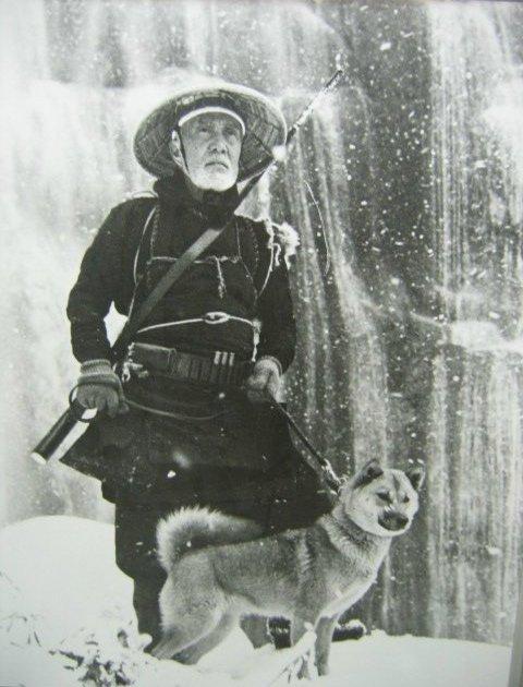 日本山洞发现野人,日本深山发现一个人隐居山洞