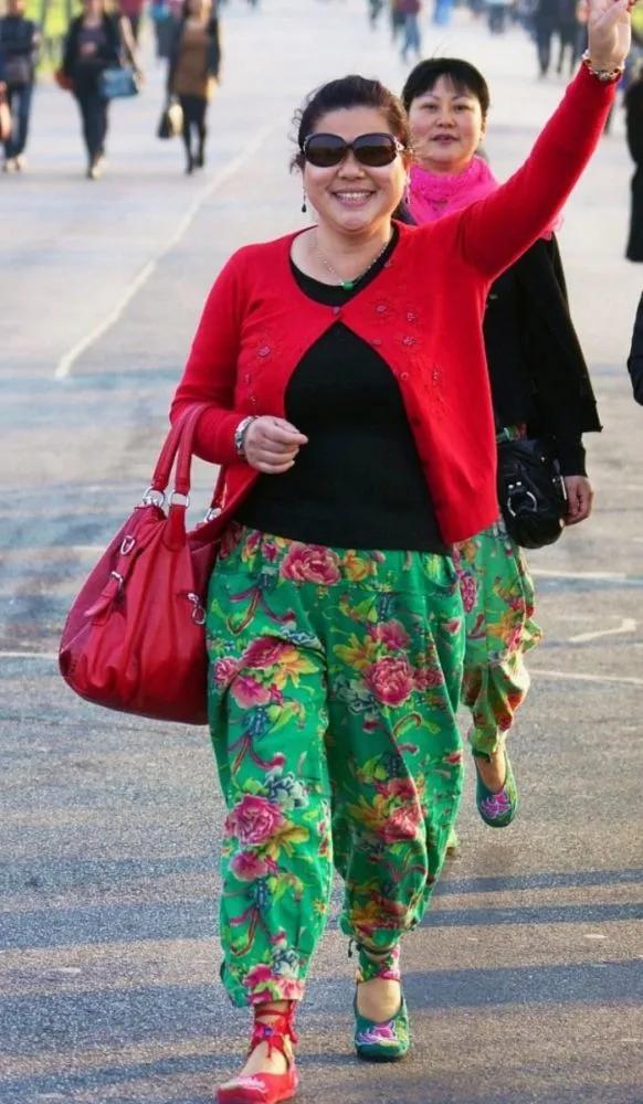 日本优雅中年女人穿搭,日式中年女性休闲穿搭