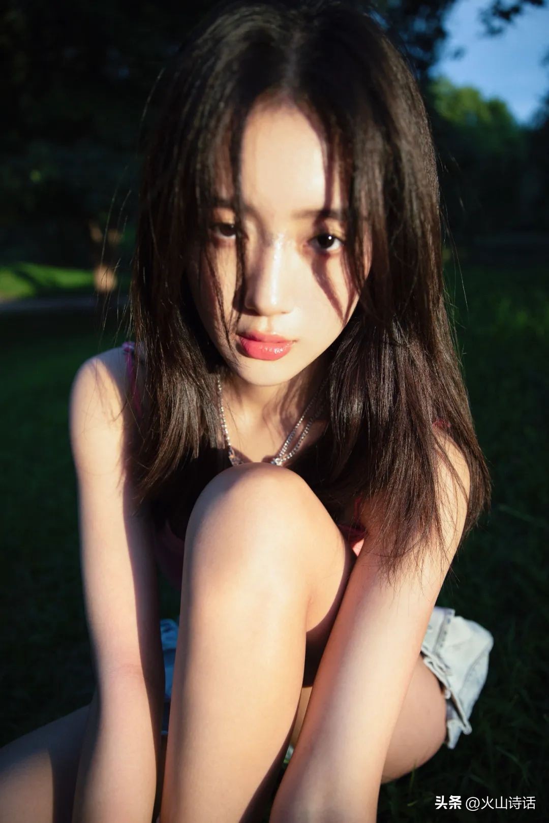 王梓薇：95后小花中的一颗新星，写真很甜很甜啊，太爱了！