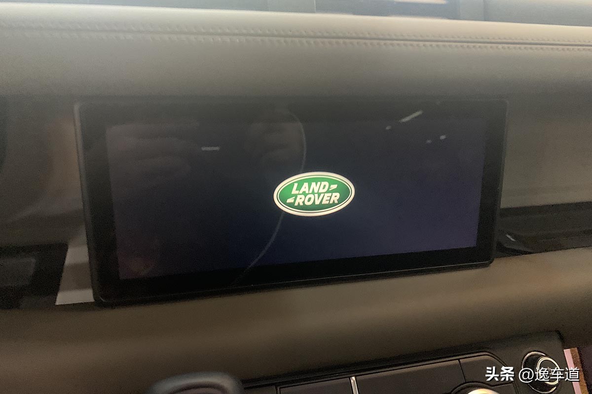 路虎卫士硬派越野海外实车,路虎新卫士硬派越野