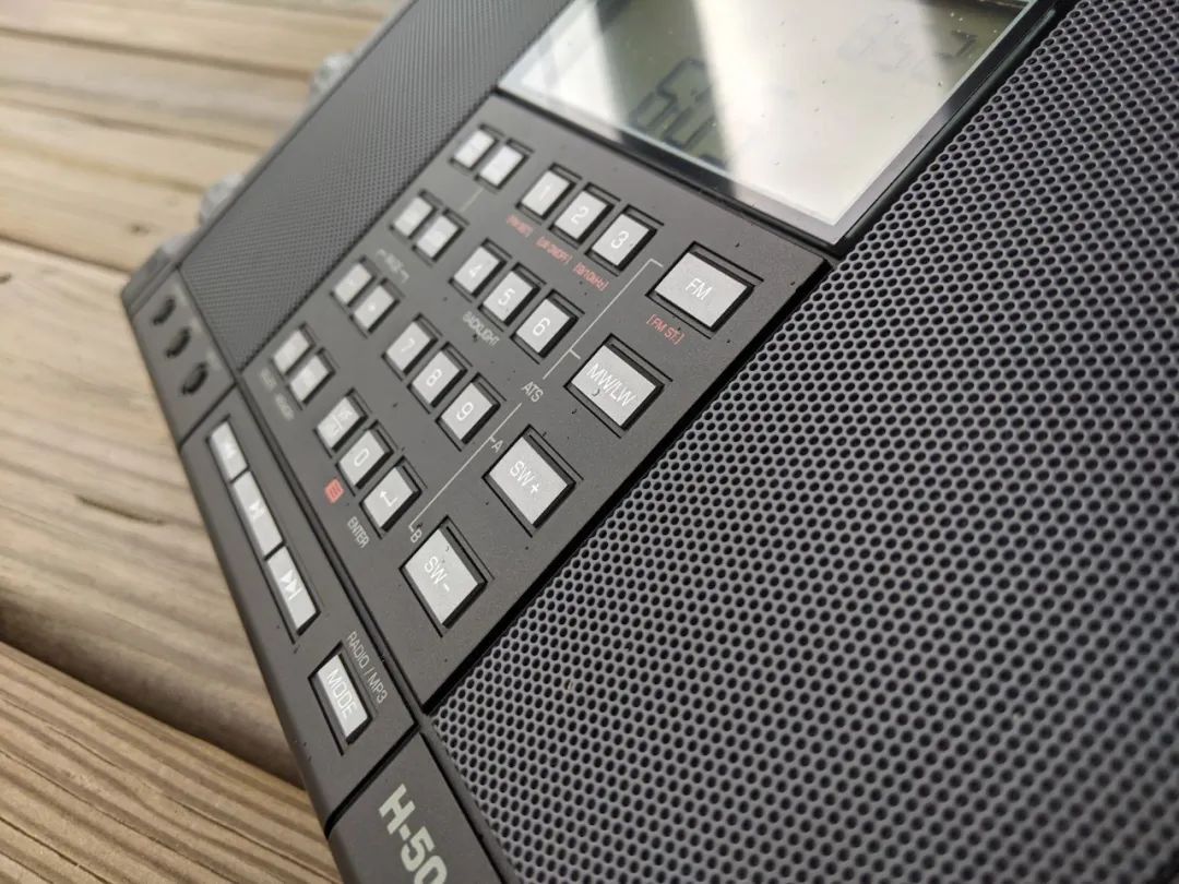 德生收音机短波最好的一款,德生收音机最耐用的型号