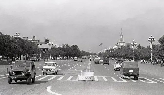 三十年前的北京现在的照片,40年前的北京还记得吗
